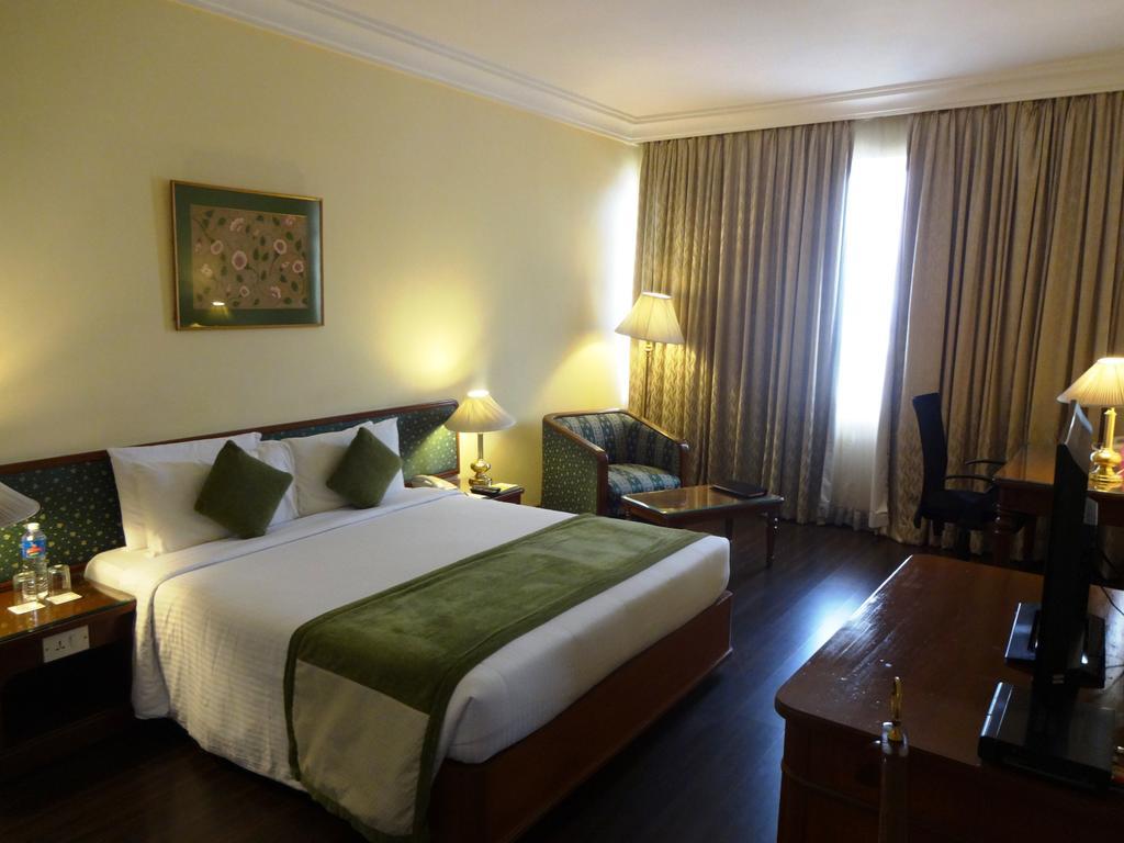 Royal Orchid Central Bangalore, Mg Road Δωμάτιο φωτογραφία