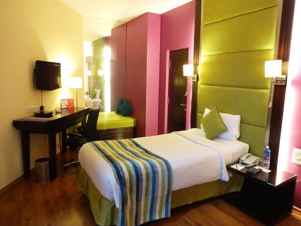 Royal Orchid Central Bangalore, Mg Road Δωμάτιο φωτογραφία