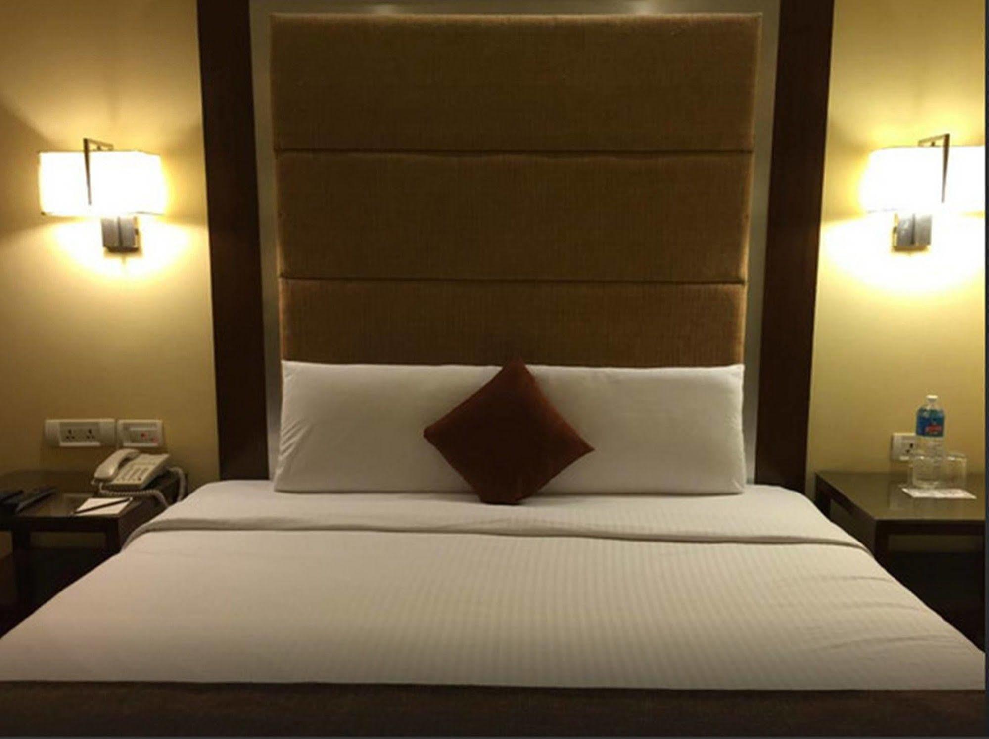 Royal Orchid Central Bangalore, Mg Road Εξωτερικό φωτογραφία