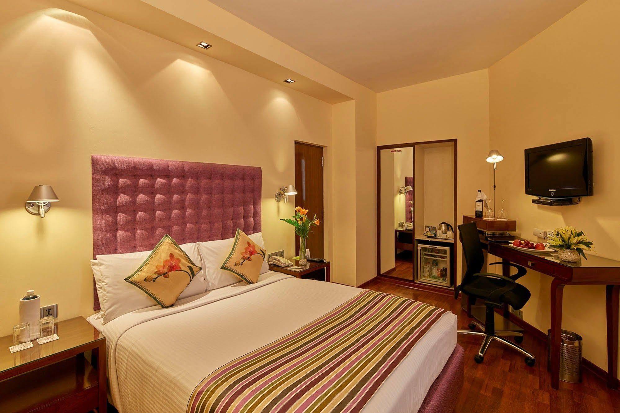 Royal Orchid Central Bangalore, Mg Road Εξωτερικό φωτογραφία